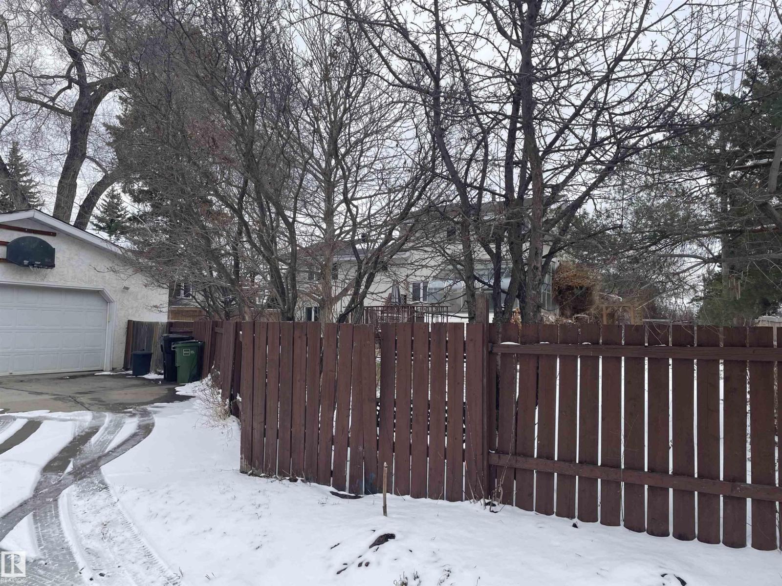 8812 146 ST NW
