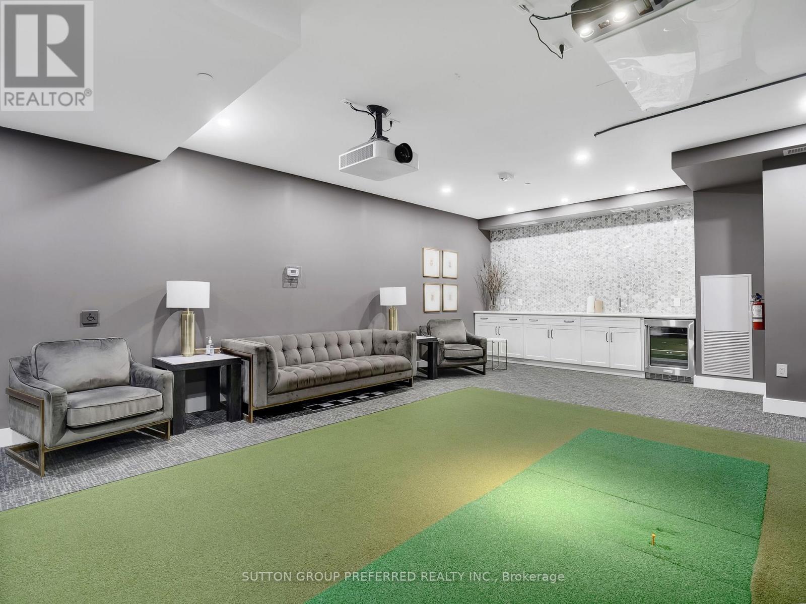 401 - 1200 COMMISSIONERS ROAD W