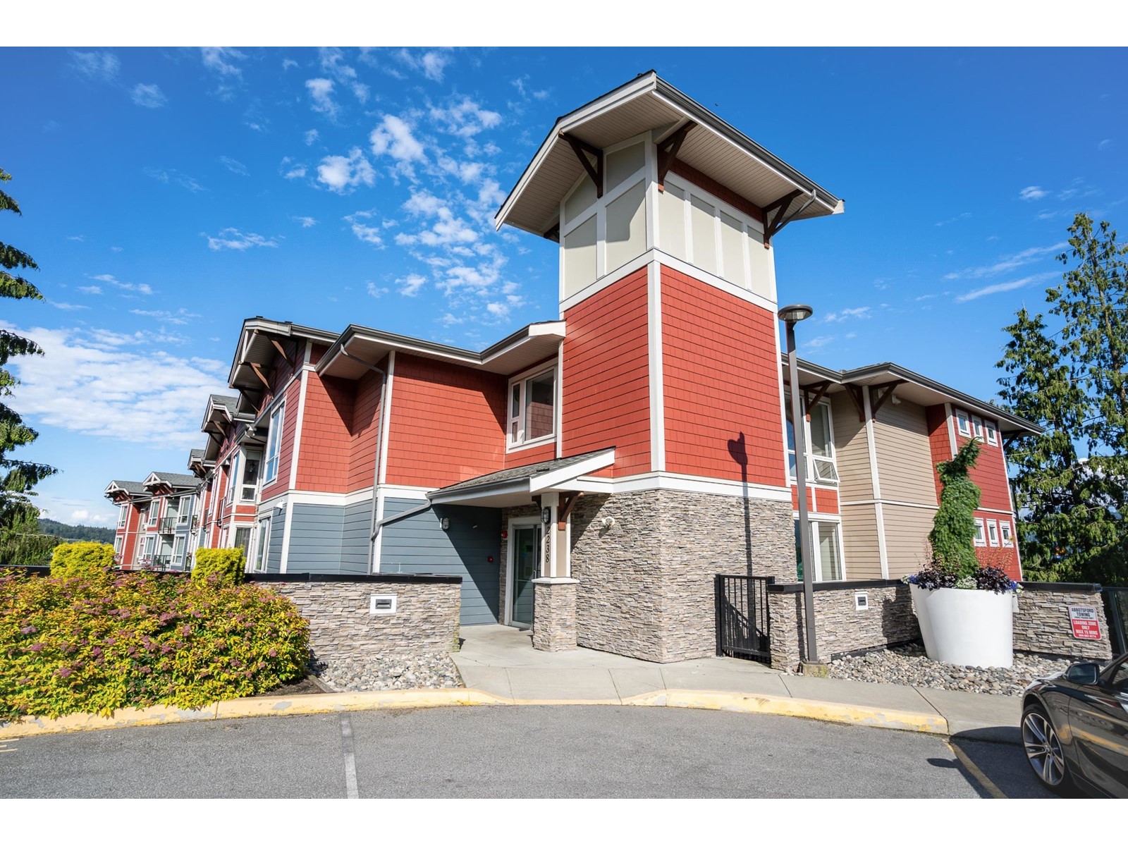 406 2238 WHATCOM ROAD