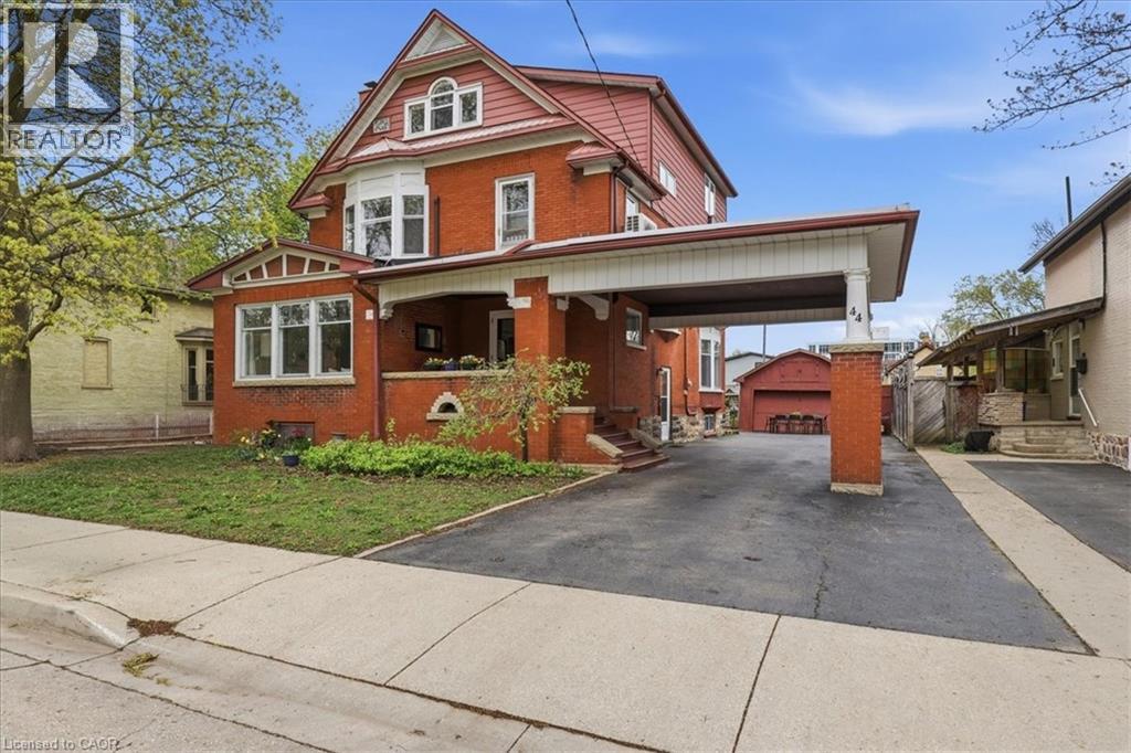 44 DUPONT Street