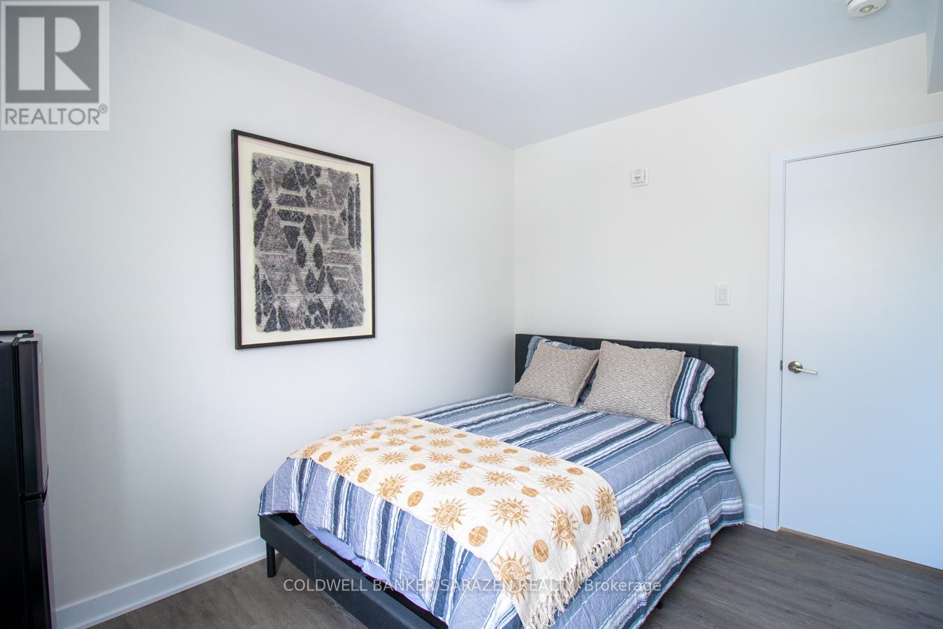 203 - 994 BRONSON AVENUE