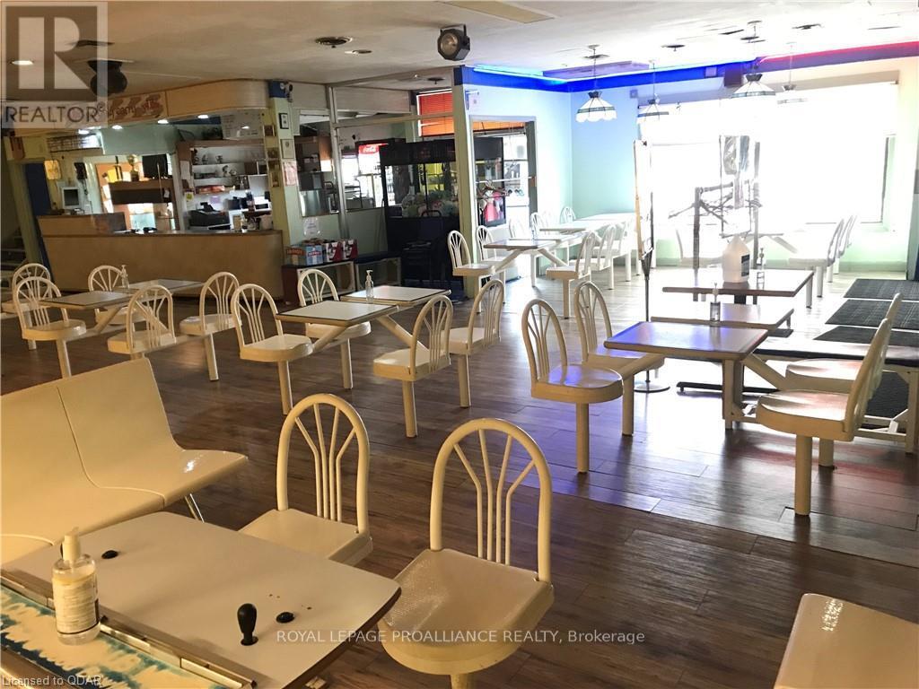 31-33 DUNDAS STREET E