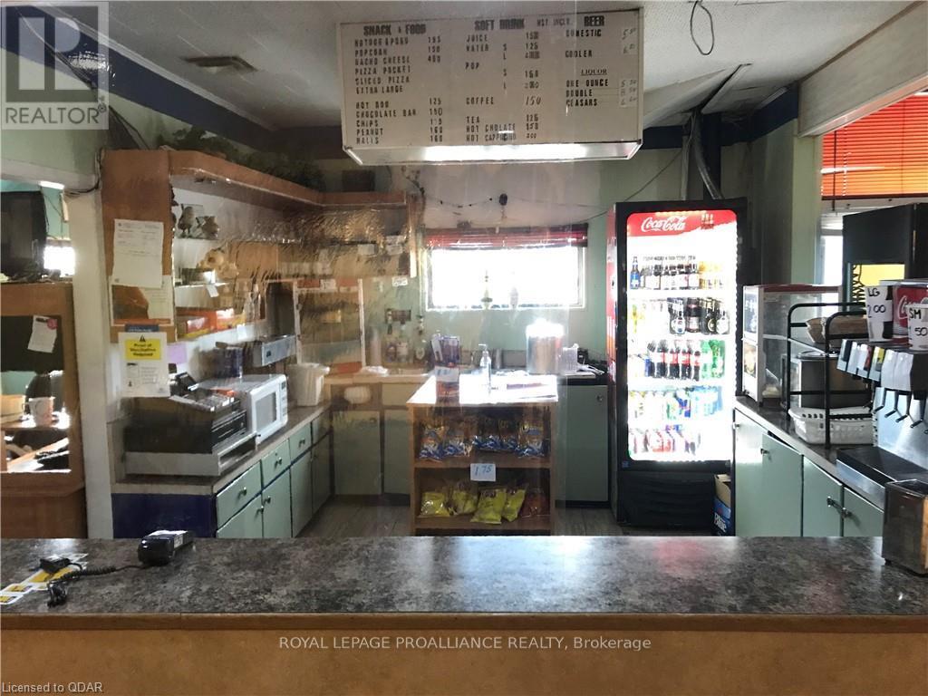 31-33 DUNDAS STREET E