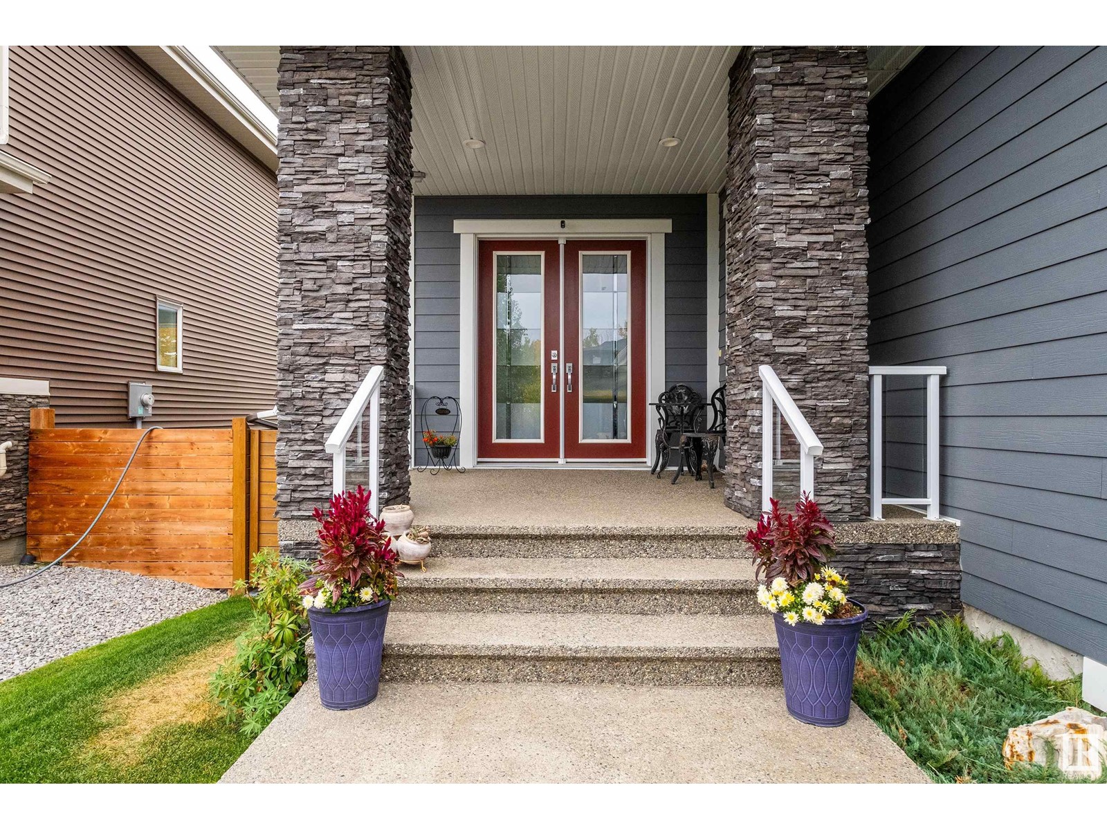 42 KENTON WOODS LN