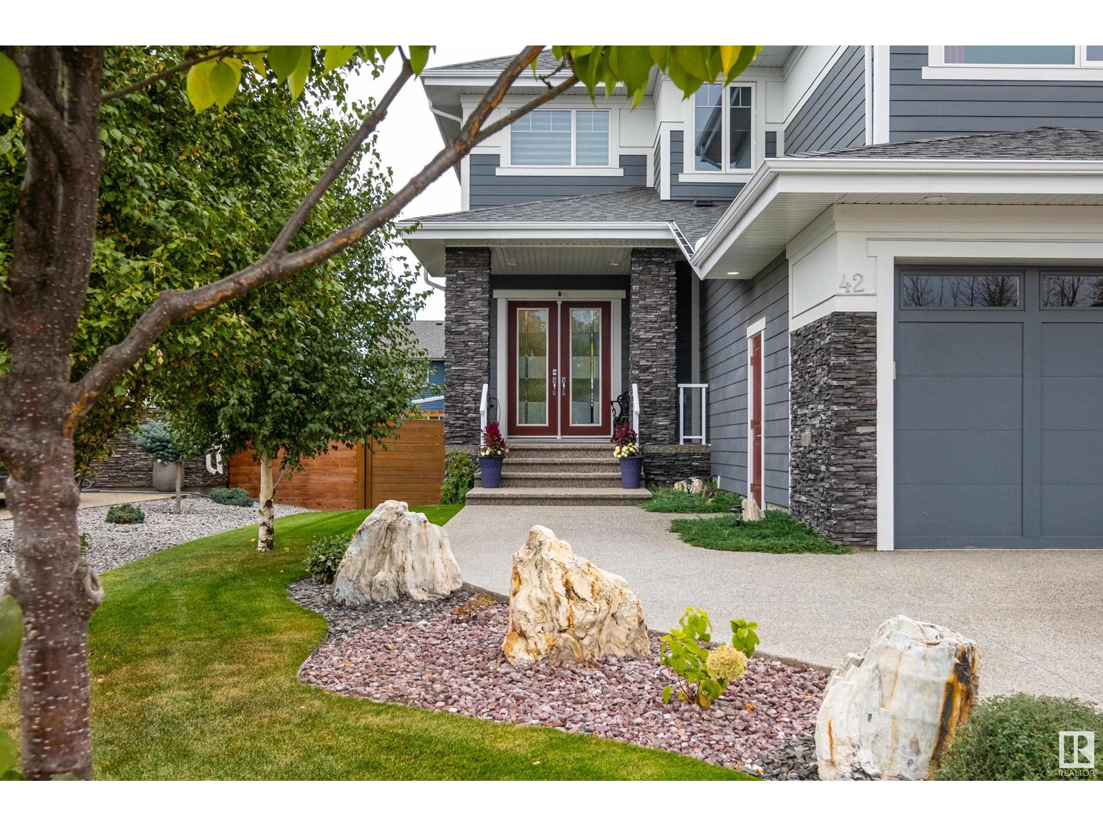42 KENTON WOODS LN