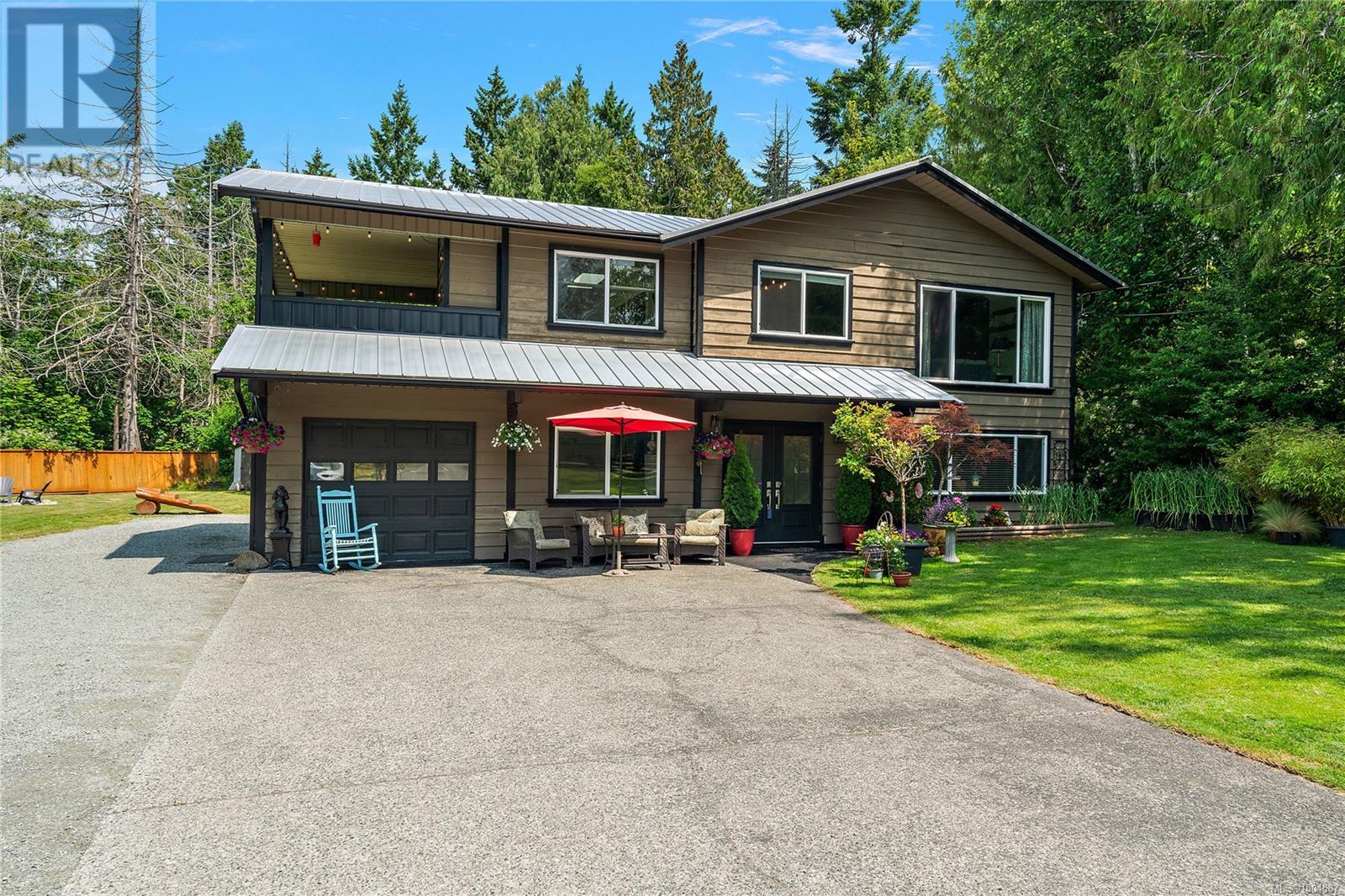 870 Woodcreek Dr