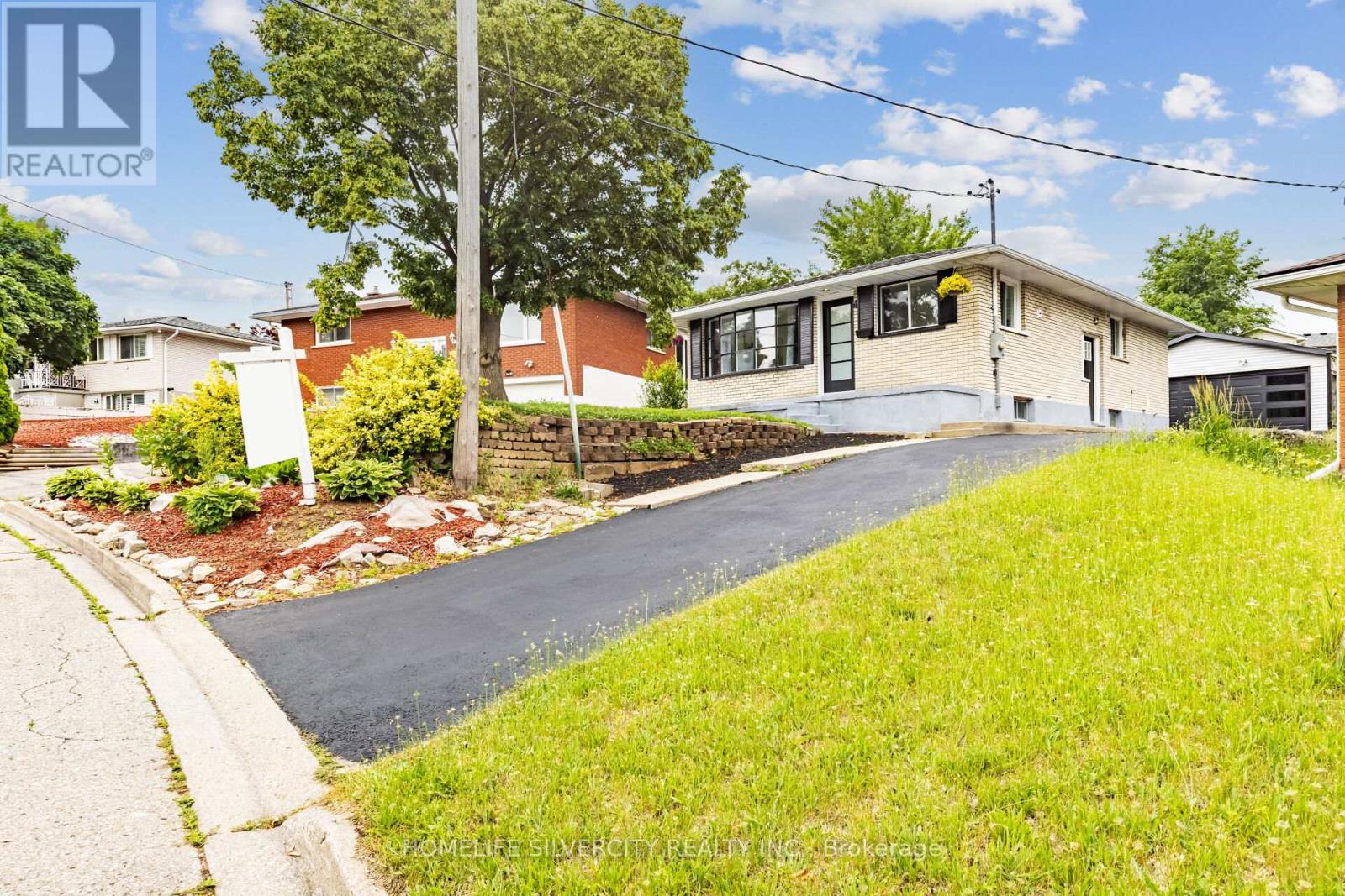 4 HIPEL AVENUE
