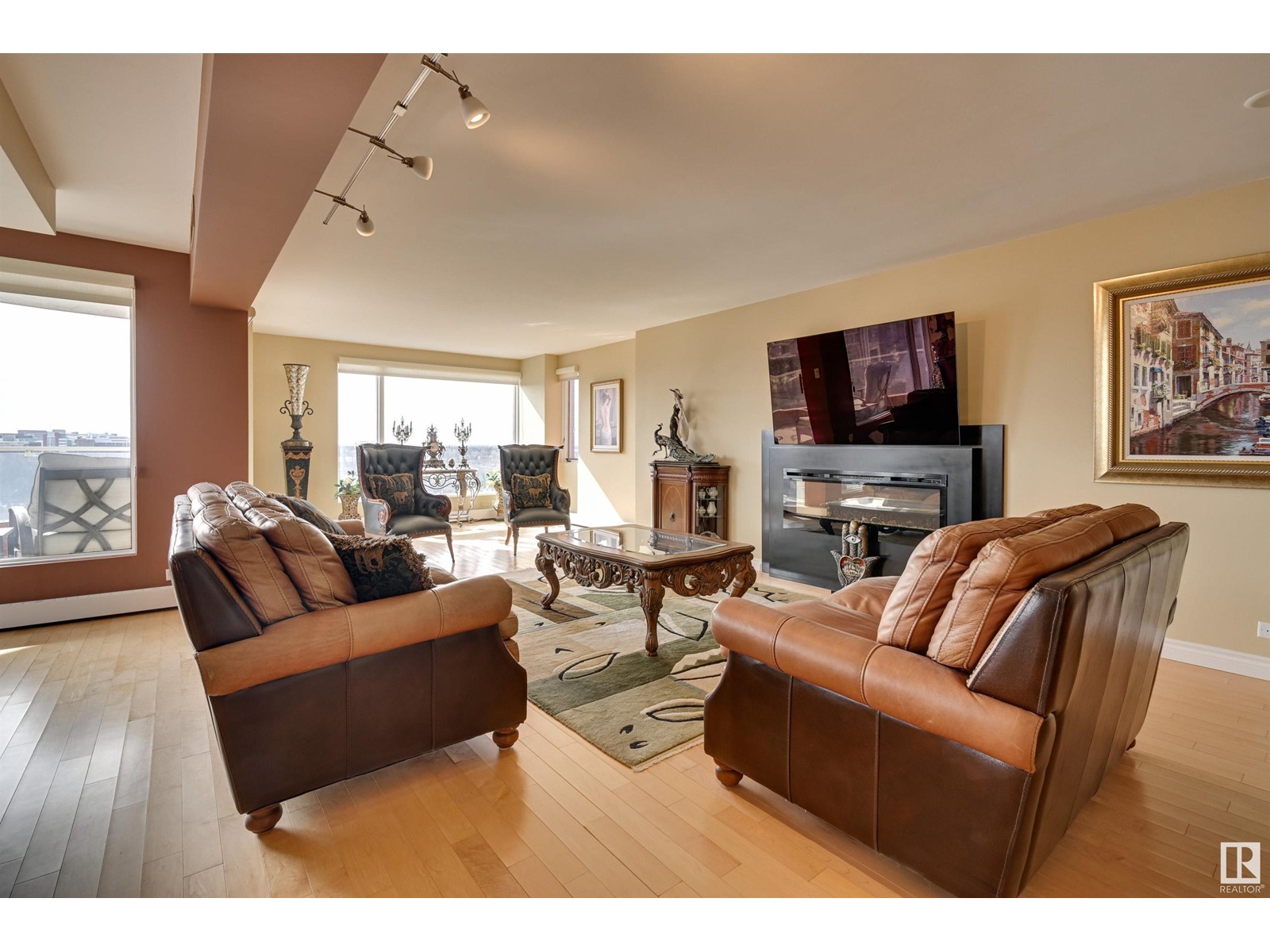 #1101 10010 119 ST NW