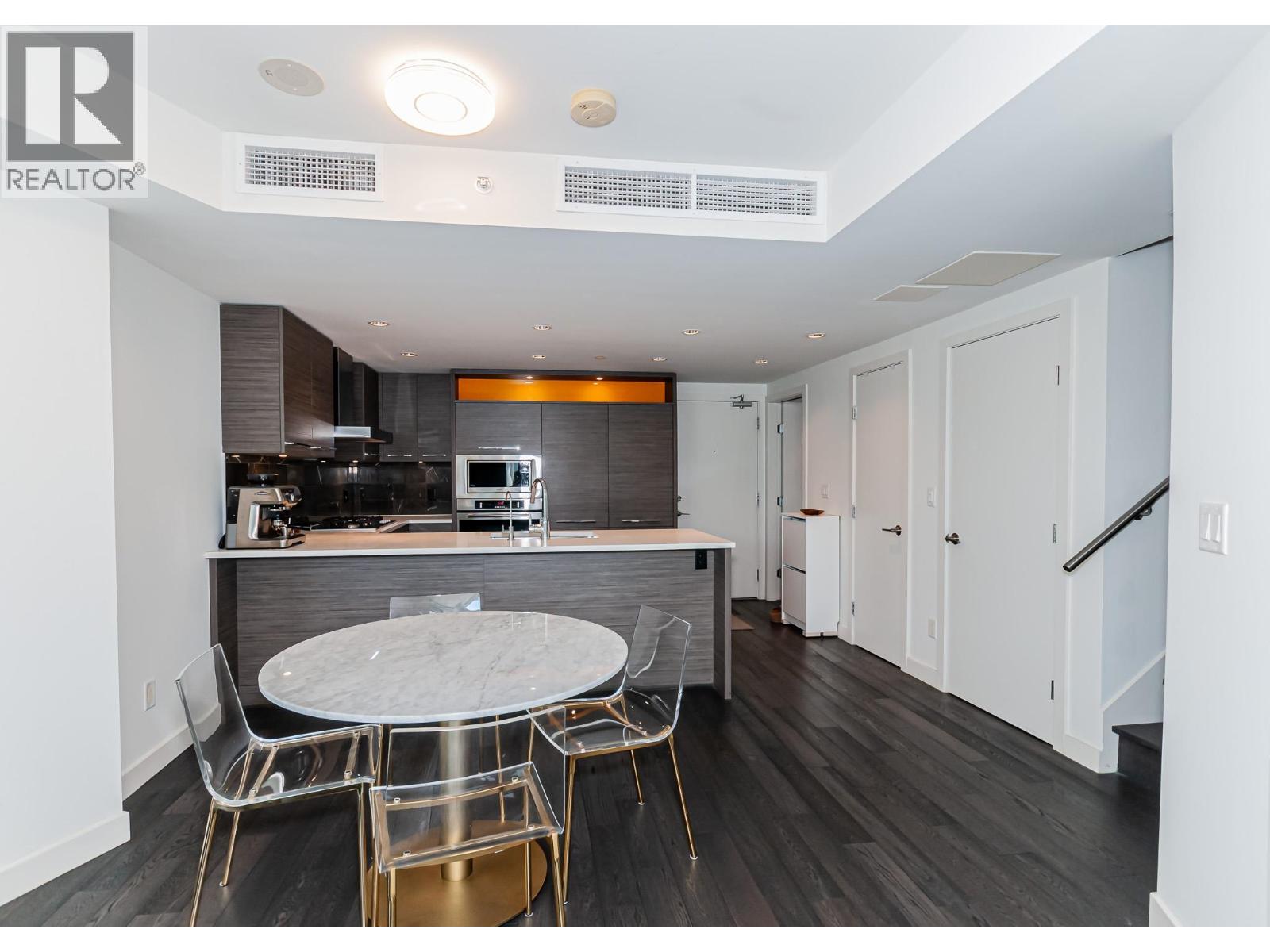 319 7468 LANSDOWNE ROAD