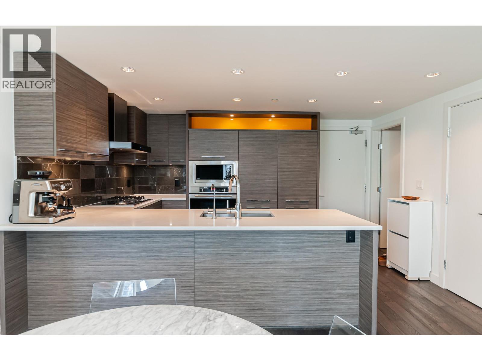319 7468 LANSDOWNE ROAD