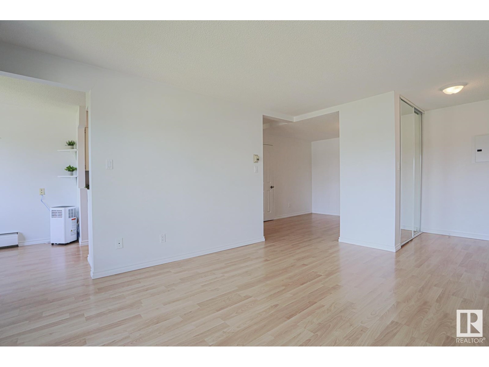 #301 11425 41 AV NW