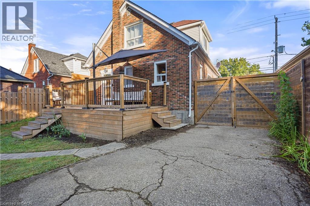 473 VICTORIA Street S