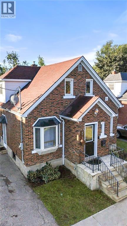 473 VICTORIA Street S