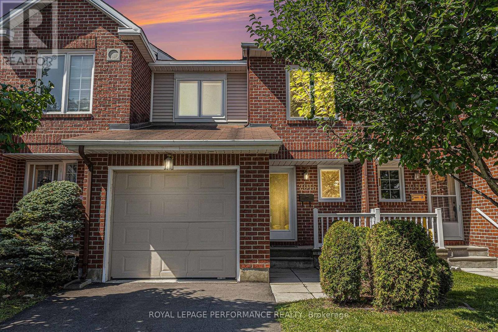 2015 SUMMERFIELDS CRESCENT