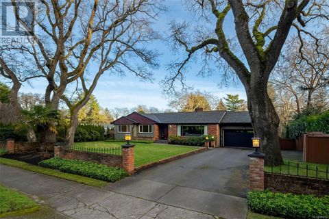 3465 Cadboro Bay Rd Oak Bay BC V8R5K7