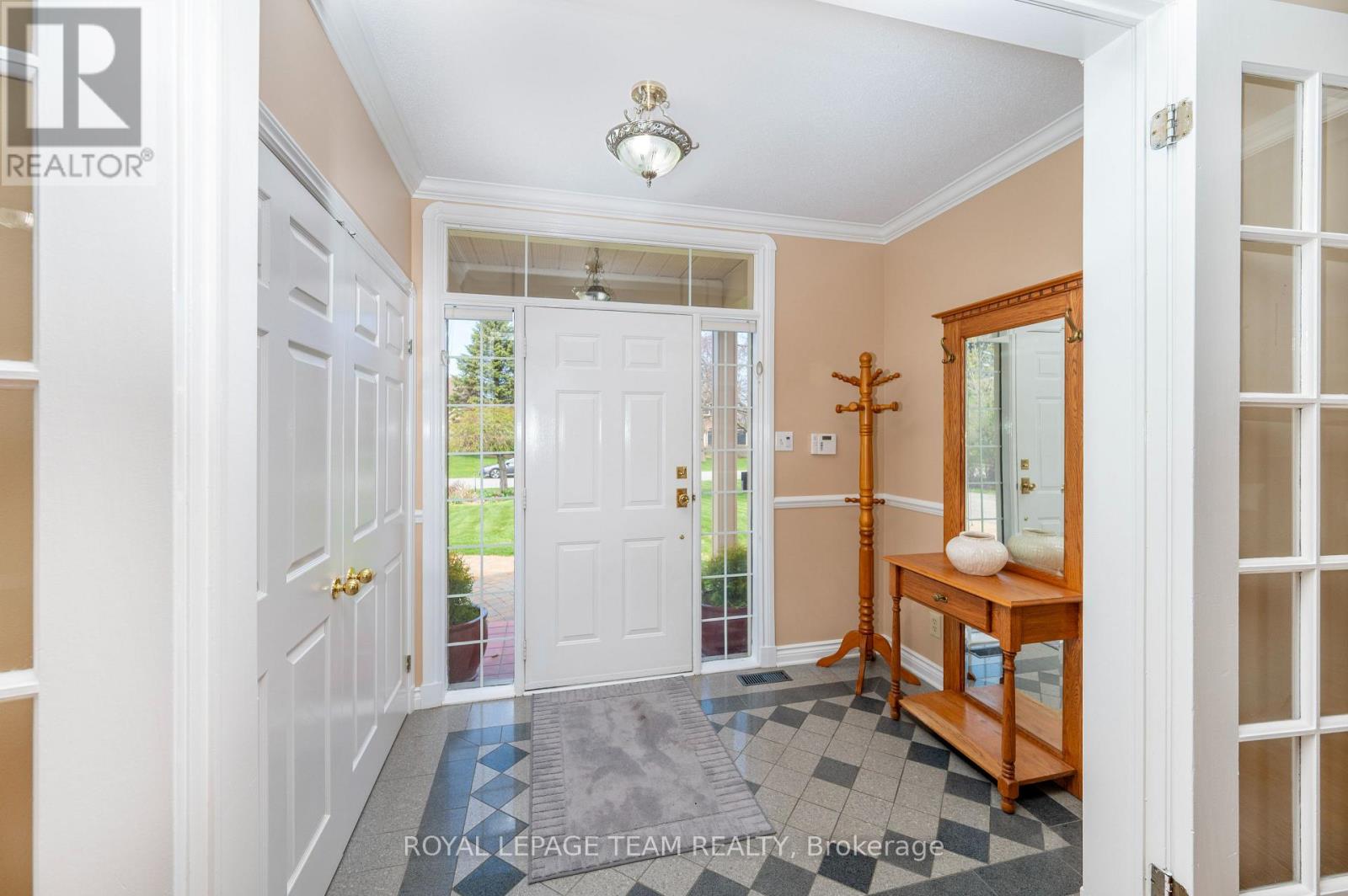 5530 PETTAPIECE CRESCENT