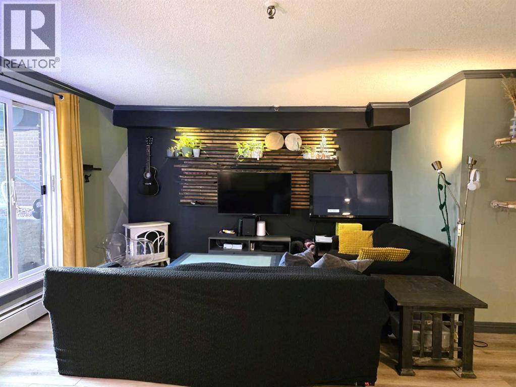 108, 647 1 Avenue NE