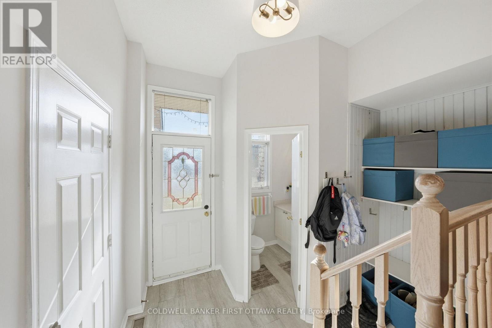 1902 HENNESSY CRESCENT