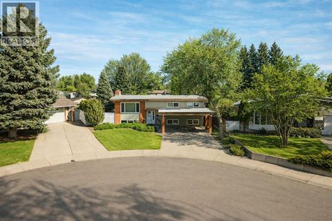 2017 16 Street N Lethbridge AB T1H4W6