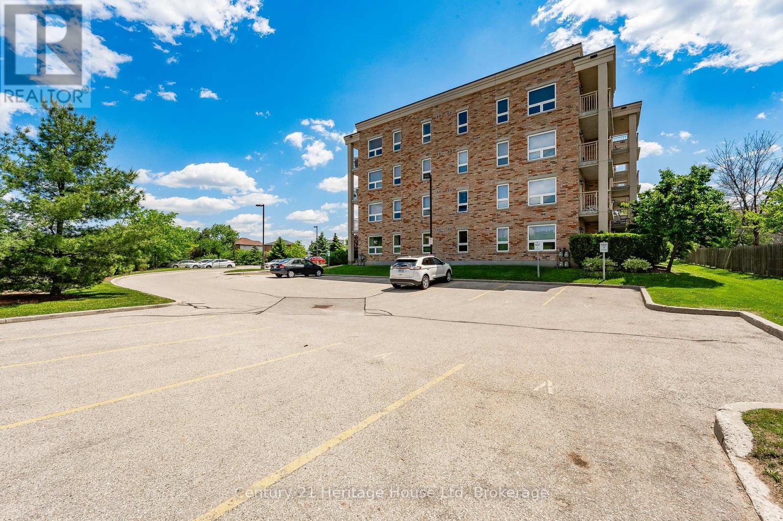 207 - 901 PAISLEY ROAD