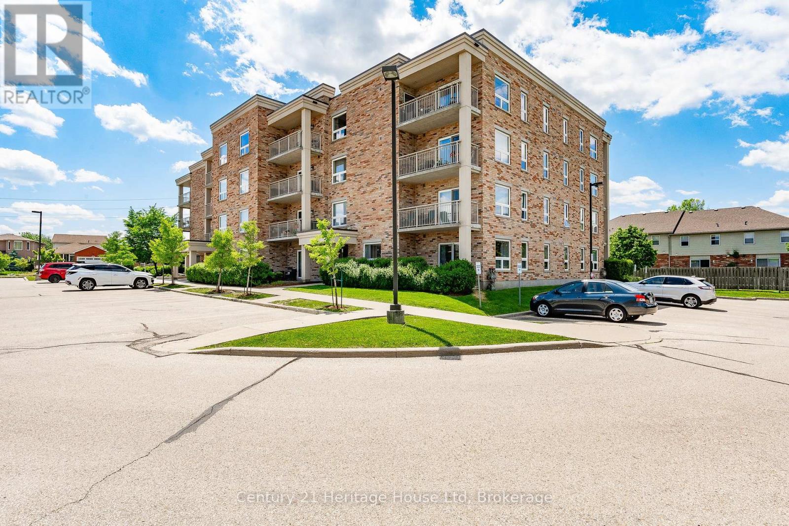 207 - 901 PAISLEY ROAD