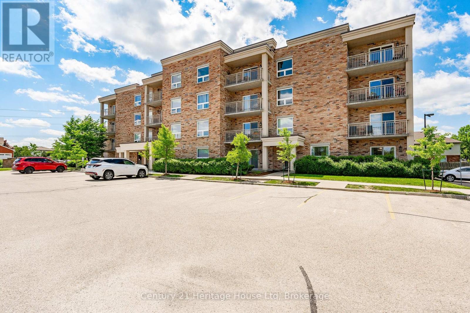 207 - 901 PAISLEY ROAD