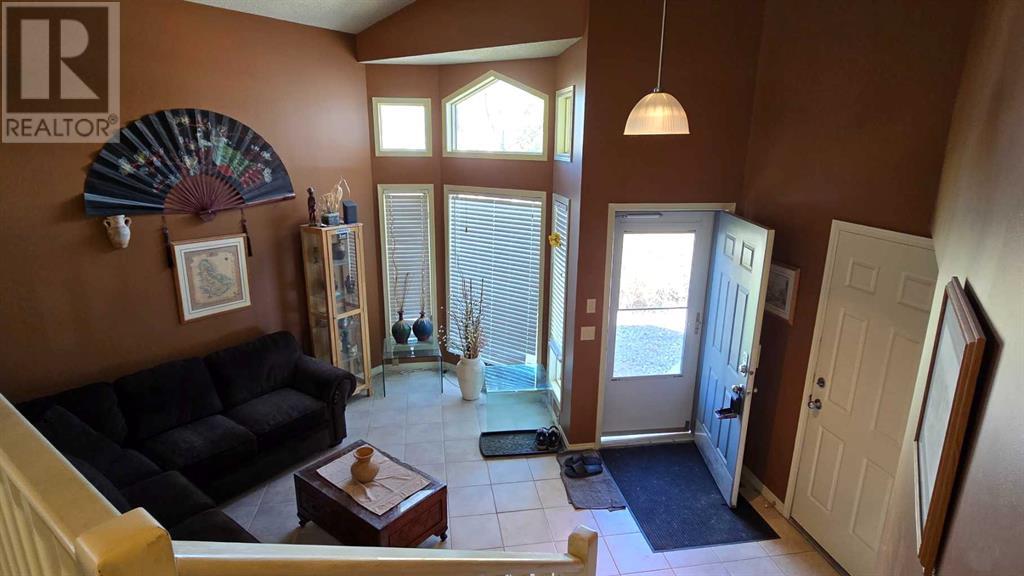 203 Arbour Summit Close NW