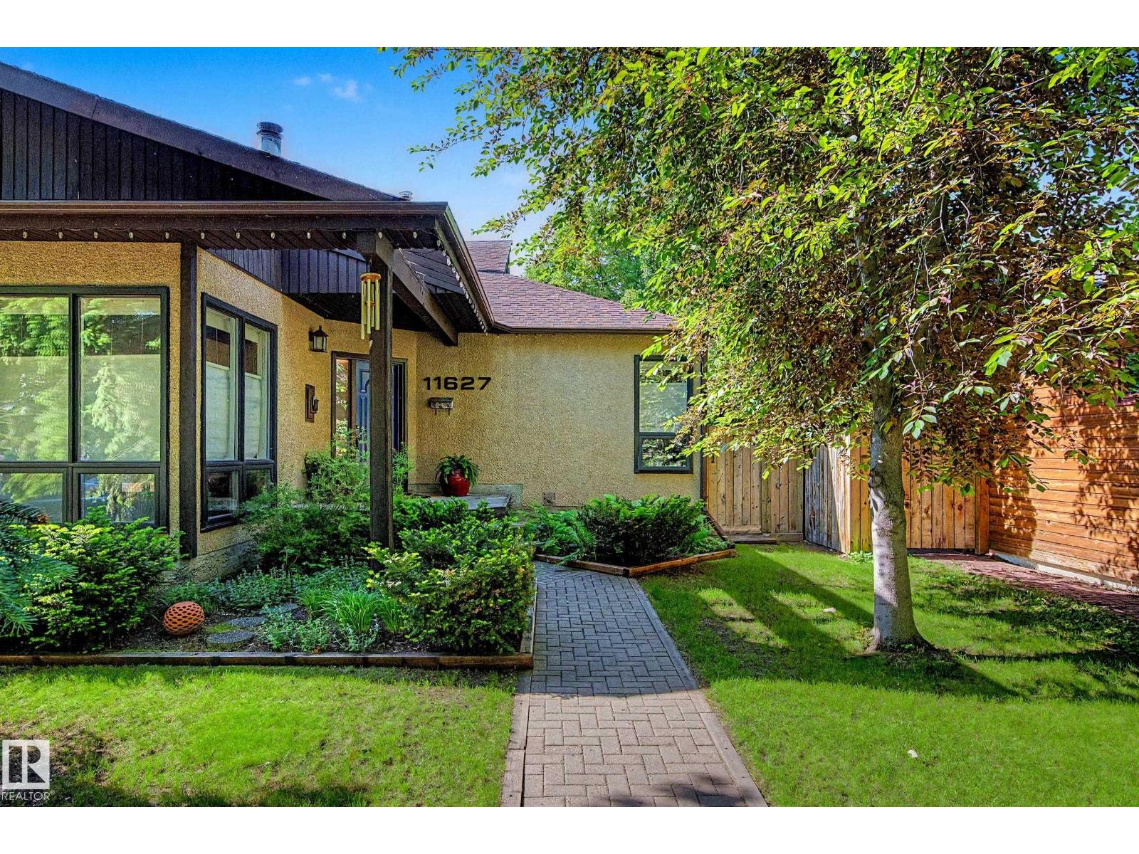 11627 76 AV NW