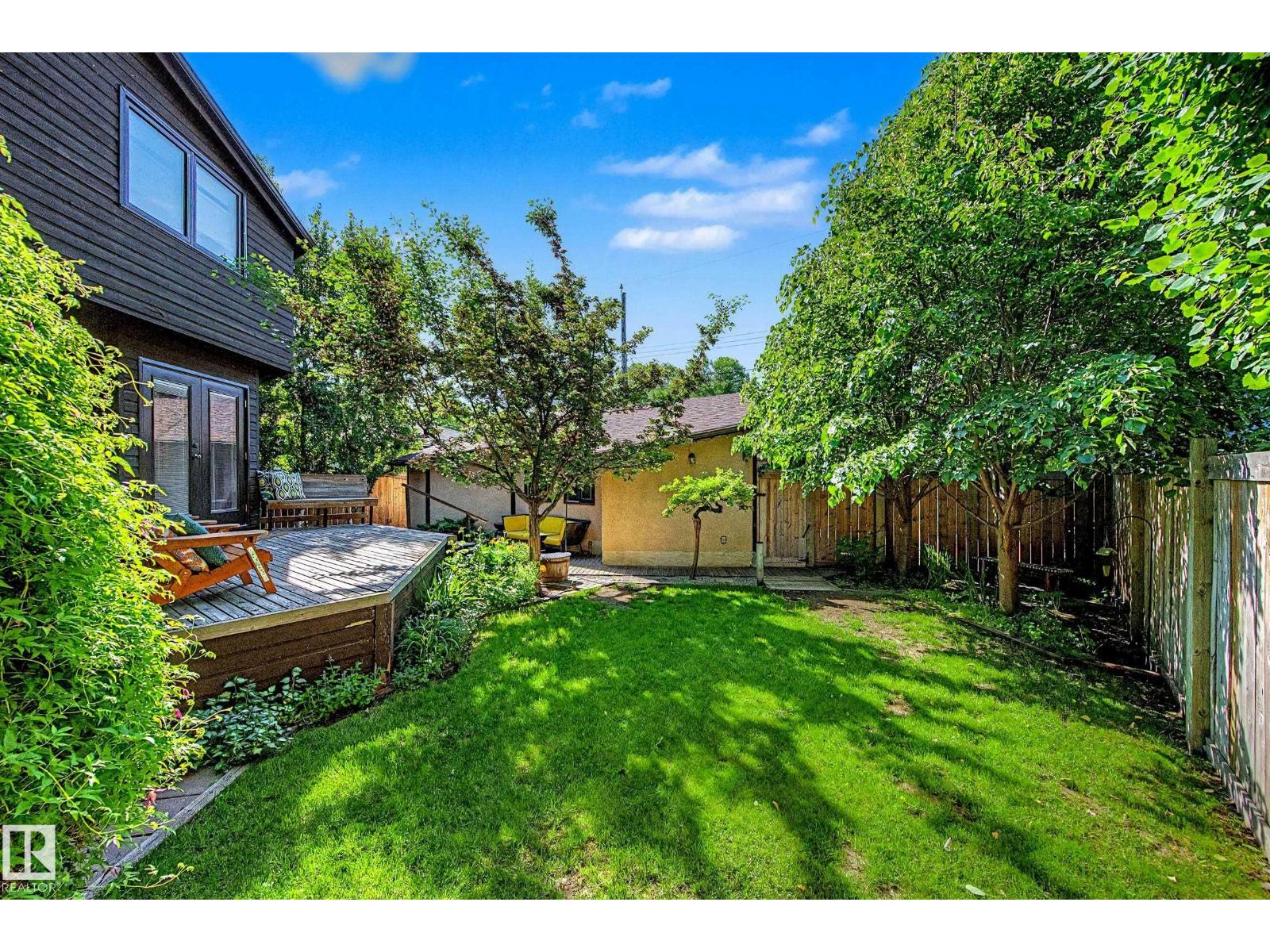 11627 76 AV NW