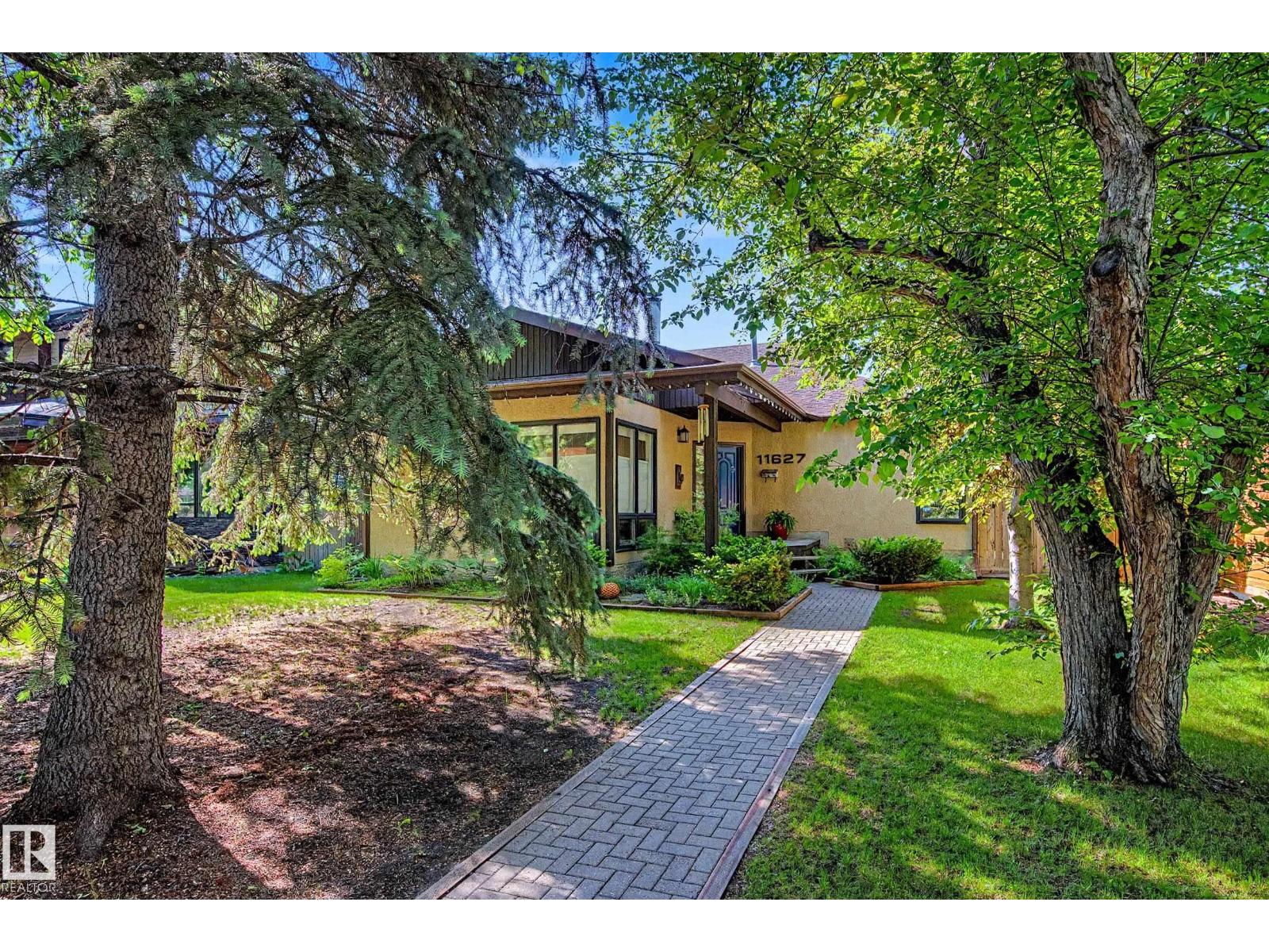 11627 76 AV NW