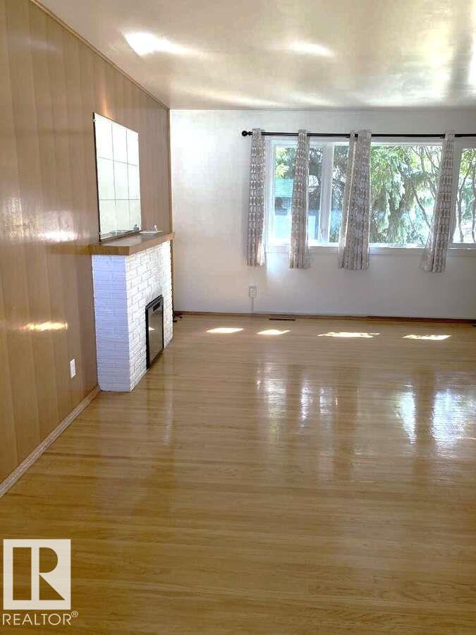 15212 86 AV NW