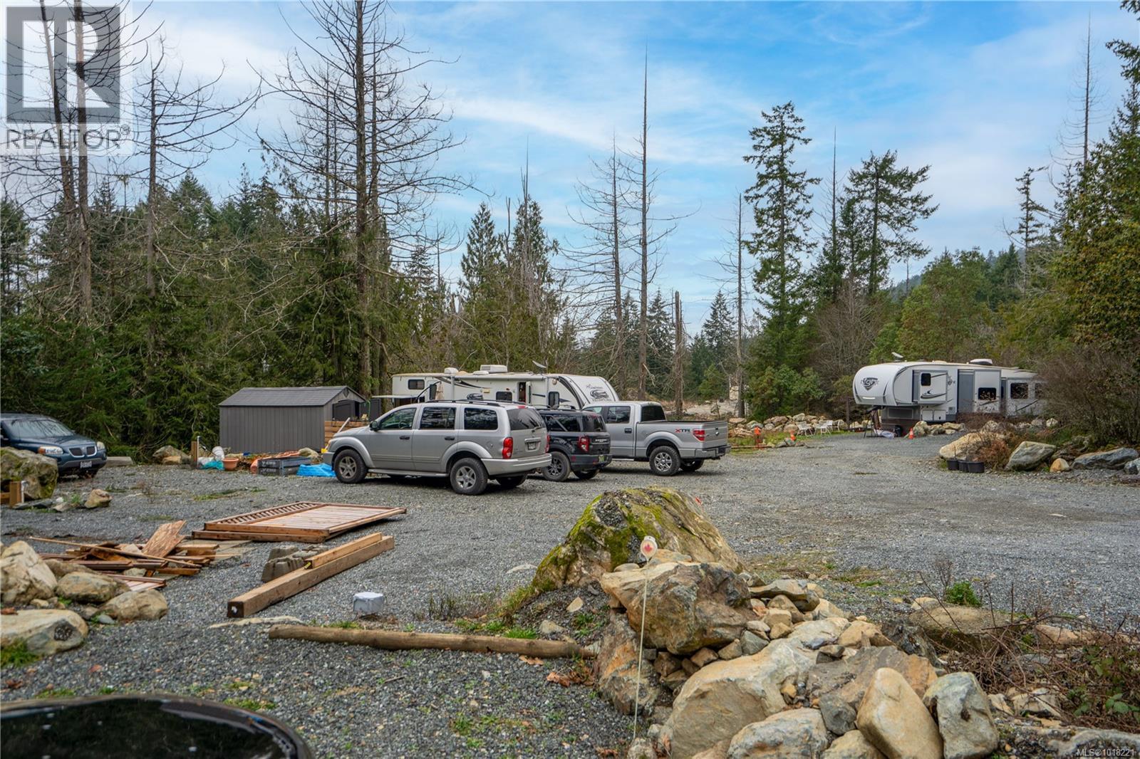 687-689 Shawnigan Lake Rd