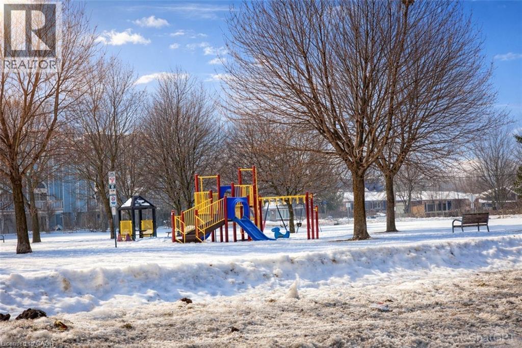 565 GREENFIELD Avenue Unit# 106