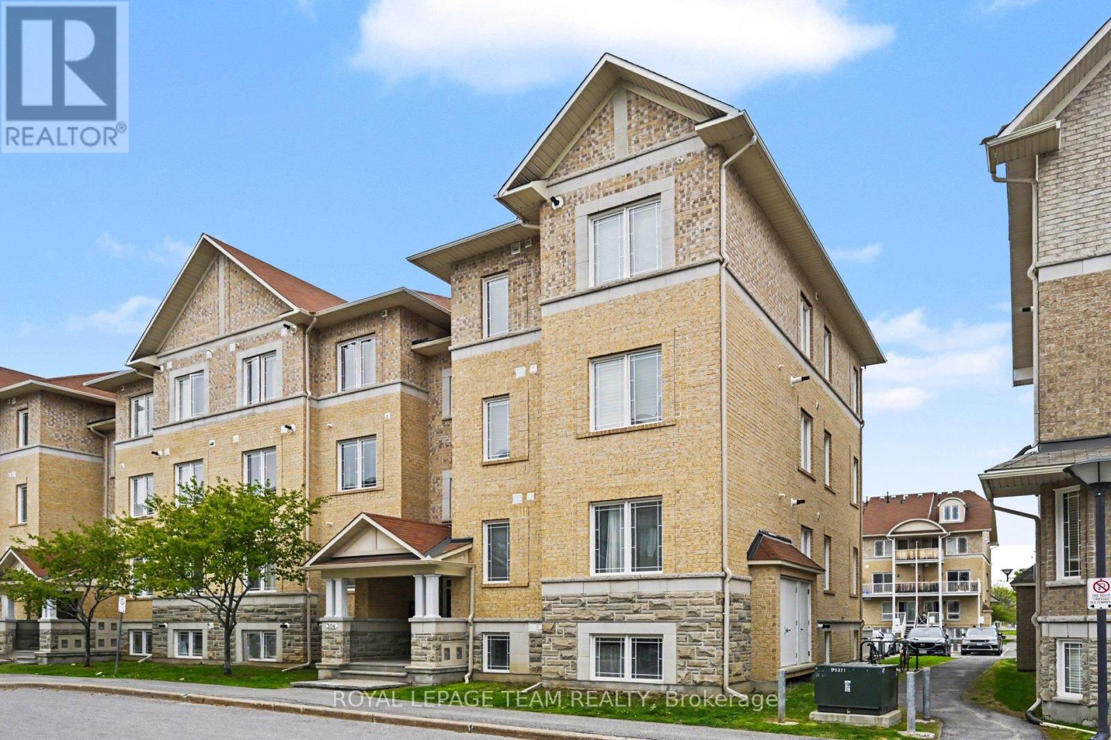 Photo 1 of 19 — 1 - 304 PASEO PRIVATE Unit 1, Ottawa, ON K2G4N8