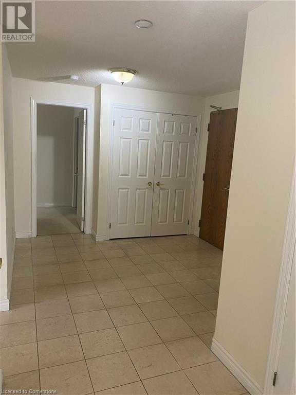 67 CAROLINE Street S Unit# 20B