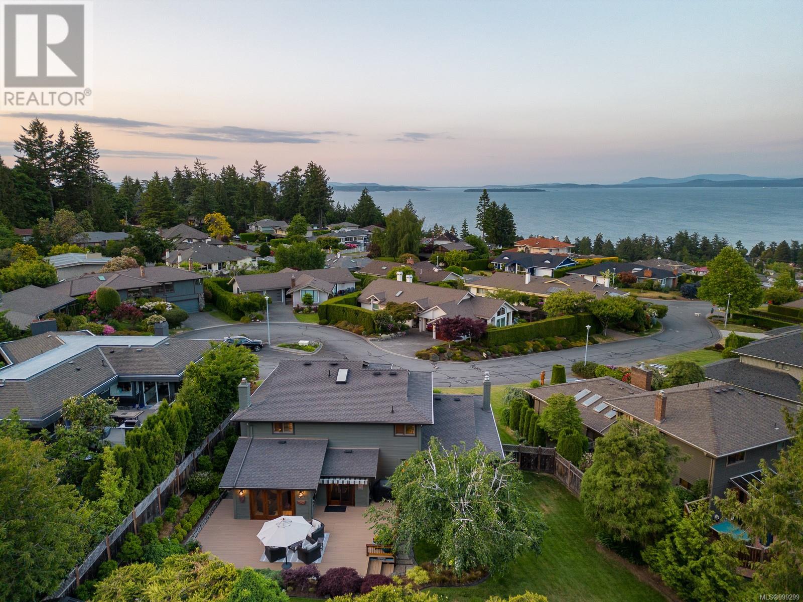 827 Gulfview Pl