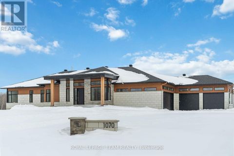1070 GREEN JACKET CRESCENT Ottawa ON K4P0G6