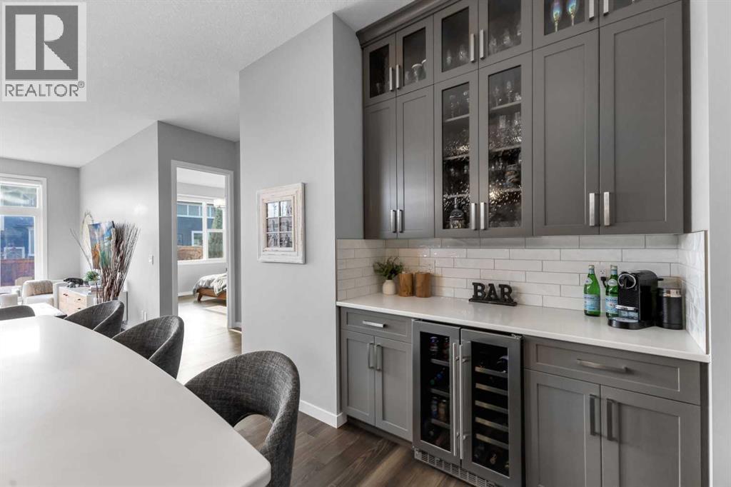 1195 Cranbrook Gardens SE