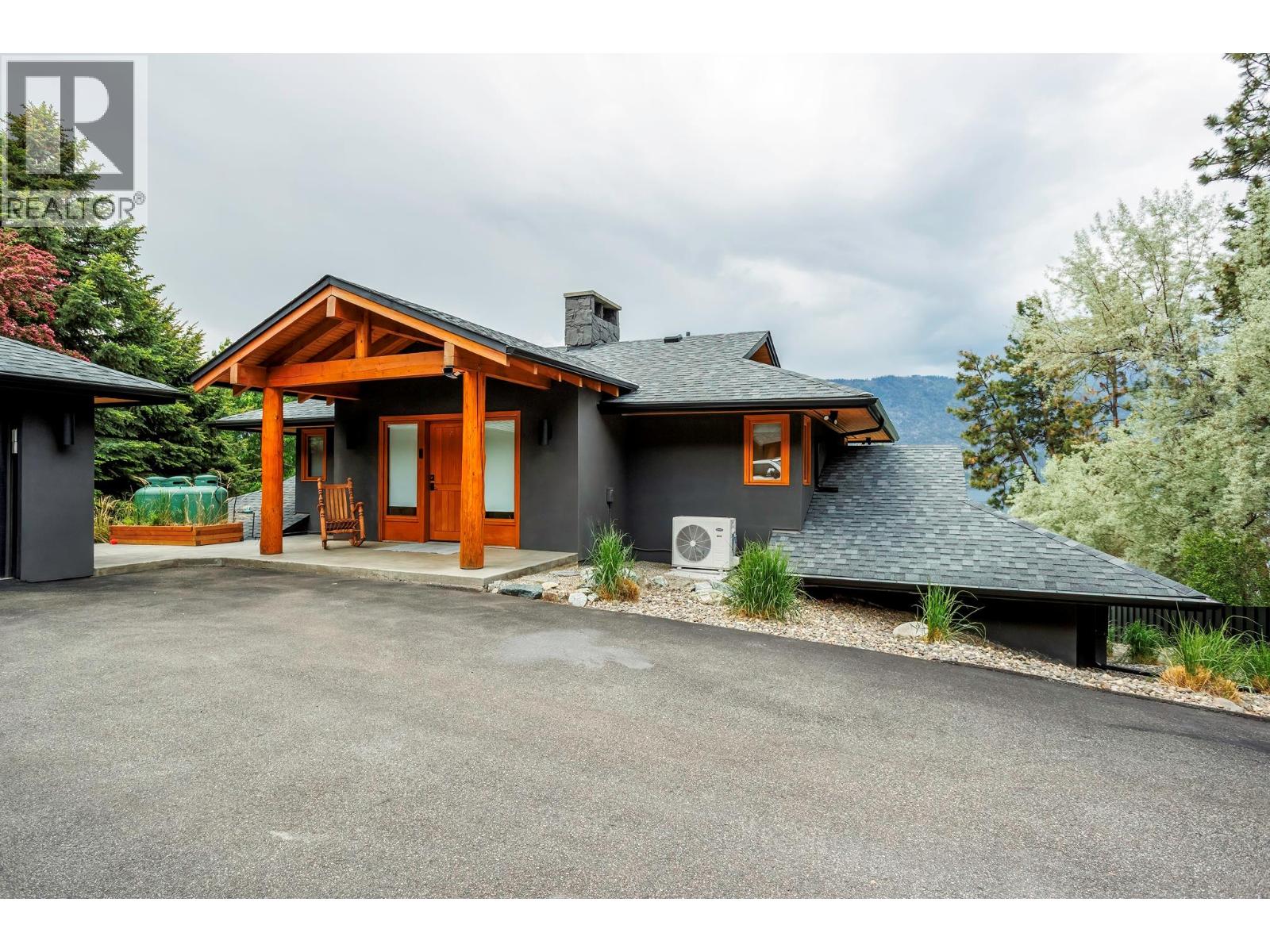 9887 Okanagan Centre Road W