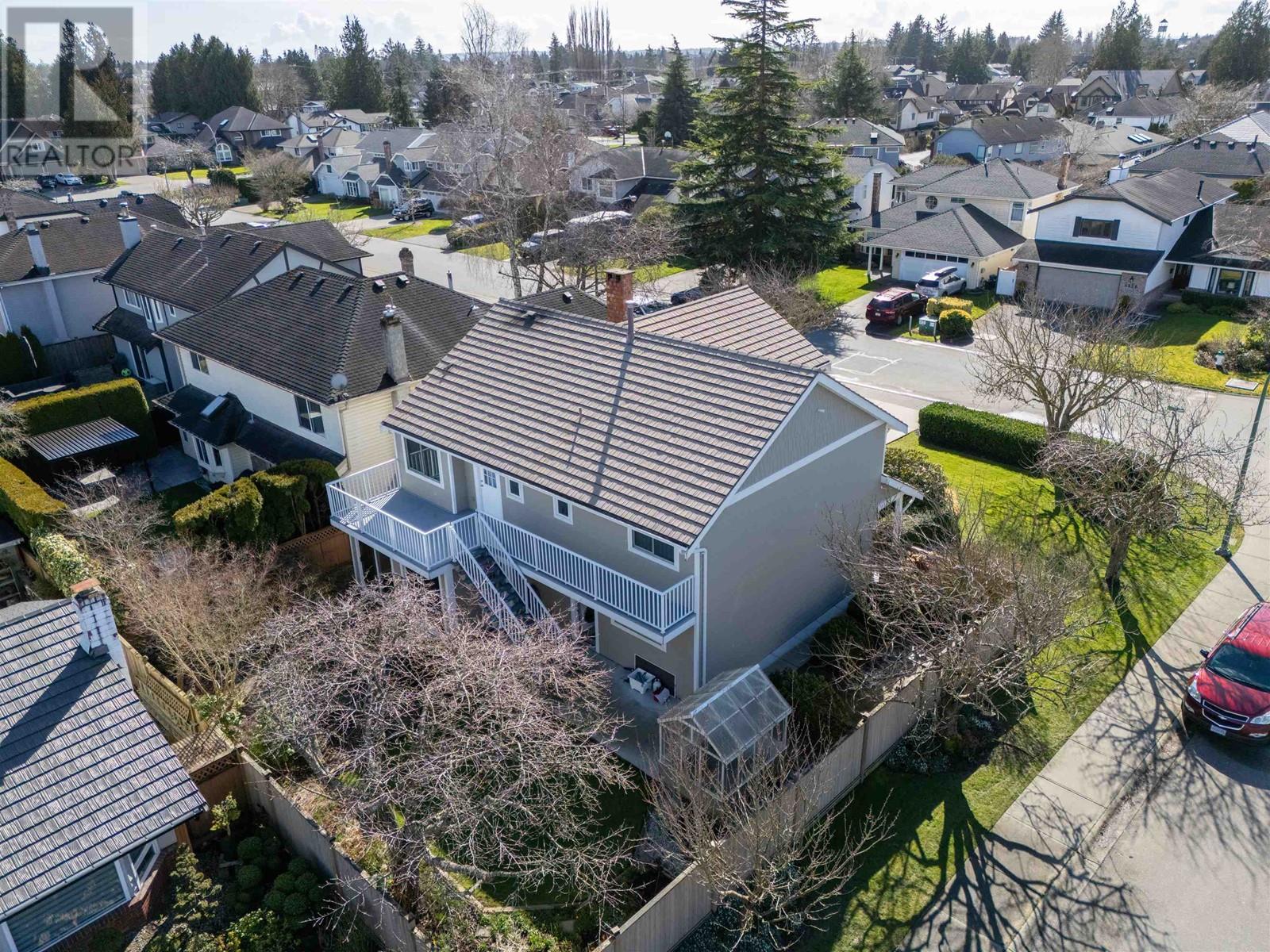 5329 LAUREL WAY
