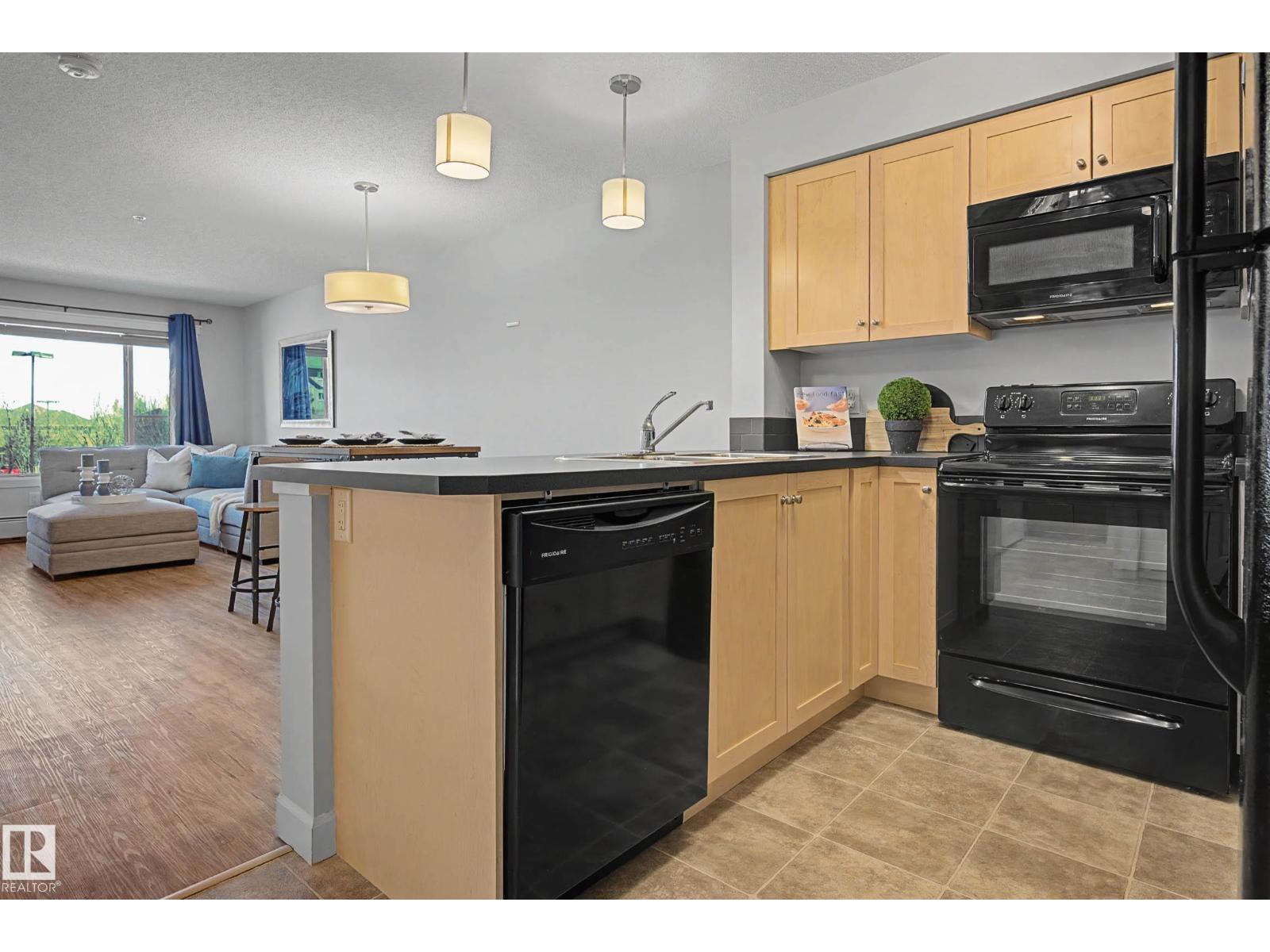 #217 3715 WHITELAW LN NW