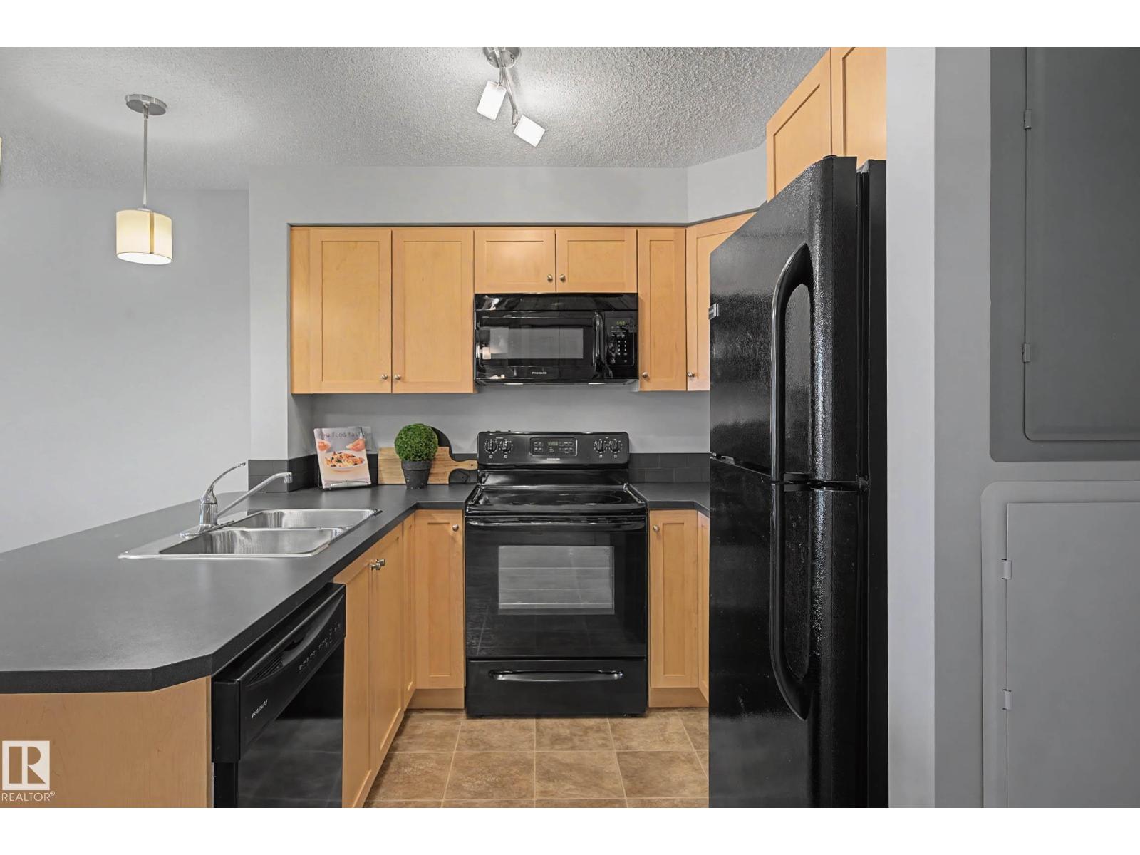 #217 3715 WHITELAW LN NW