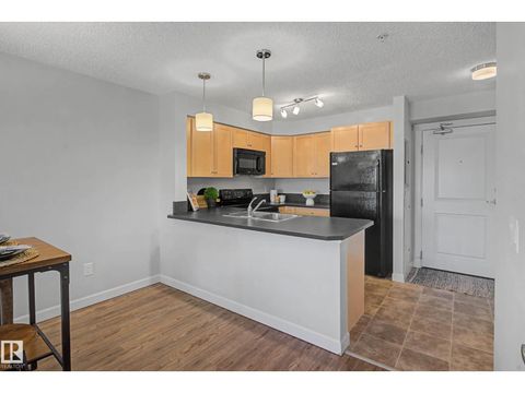 #217 3715 WHITELAW LN NW Edmonton AB T6W2C3