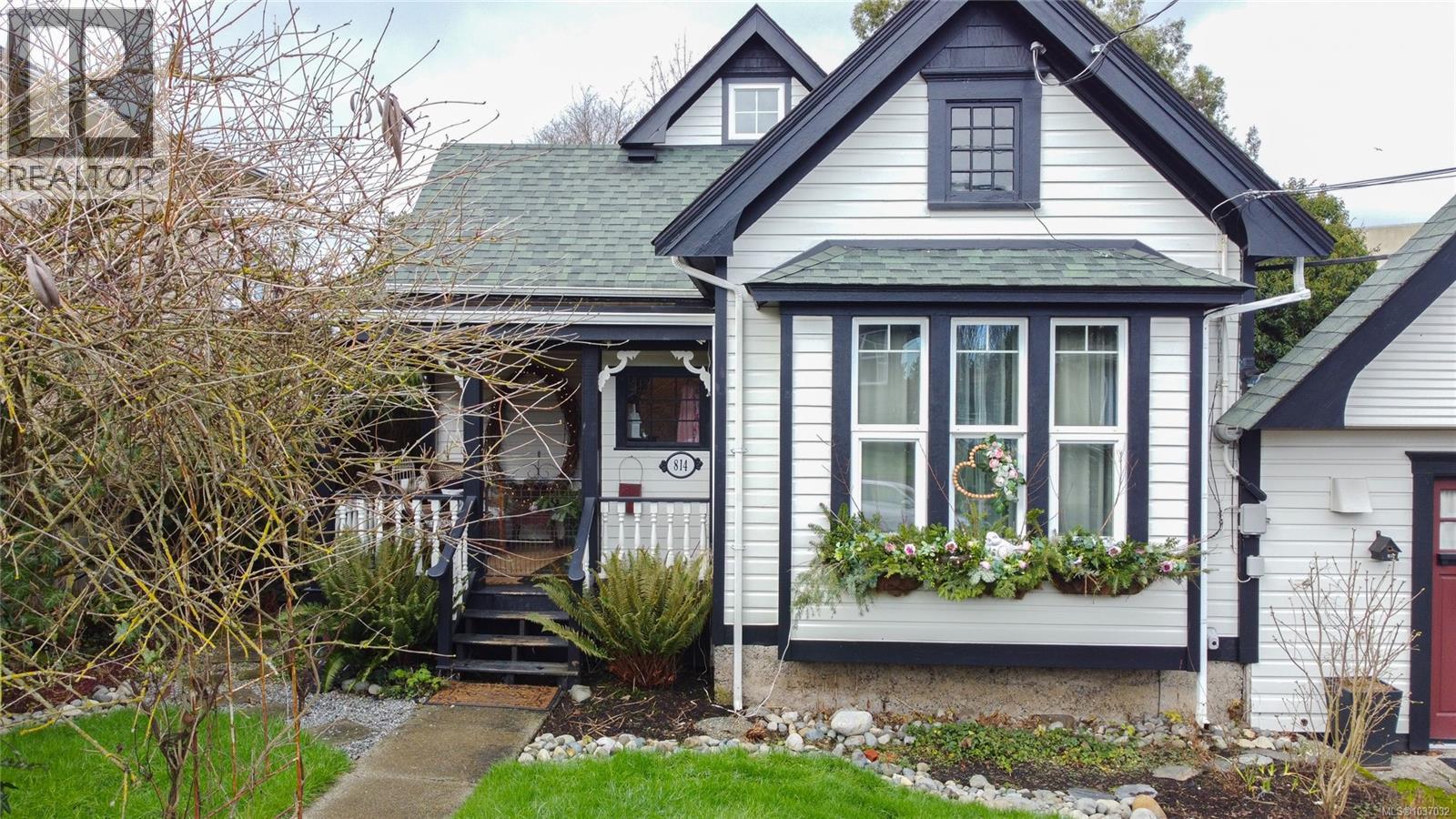 814 Hereward Rd