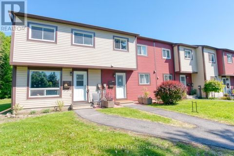 227 TEAL CRESCENT Ottawa ON K1E2C3