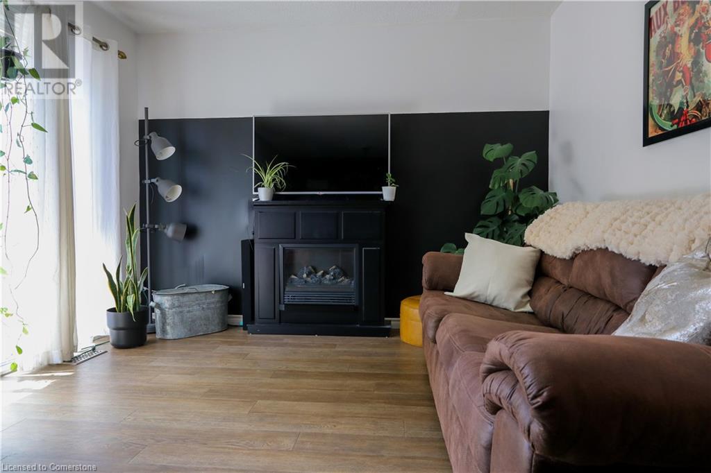 423 KEATS Way Unit# 1