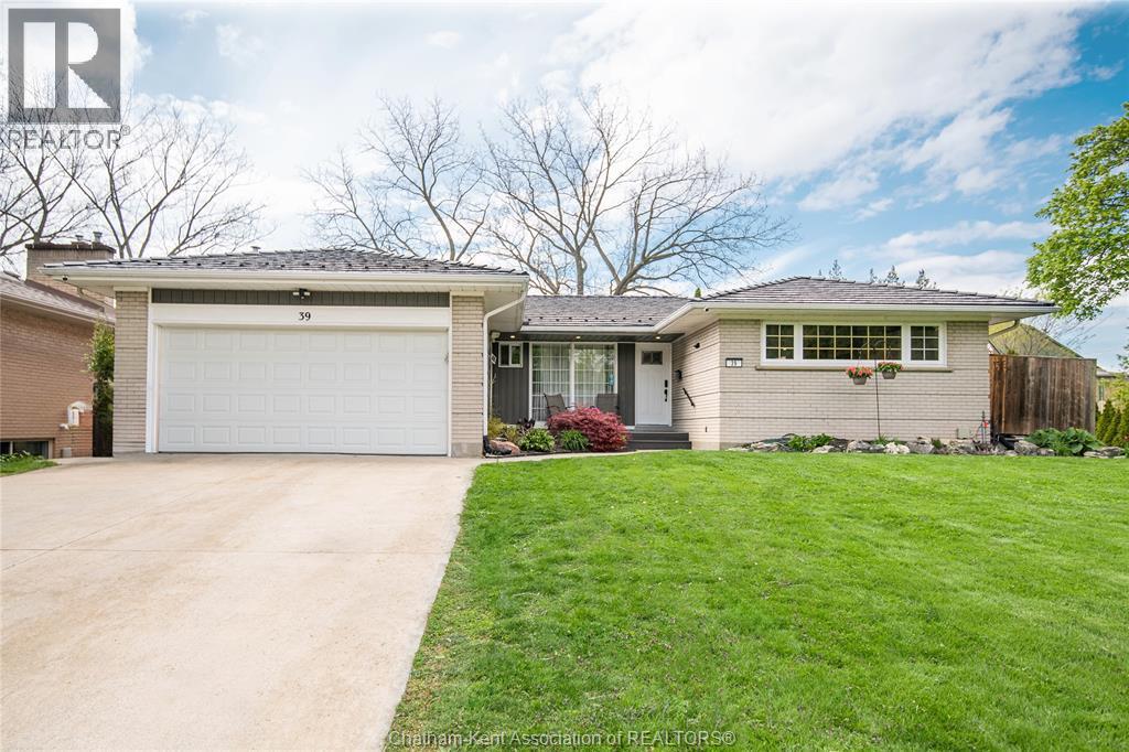 Photo 1 of 35 — 39 Chippewa DRIVE, Chatham, ON N7M5S1