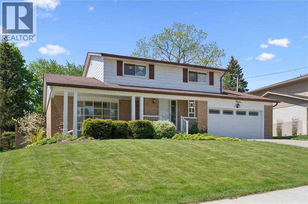 15 CLOVERDALE Crescent