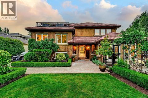 5388 Parker Ave Saanich BC V8Y2M9