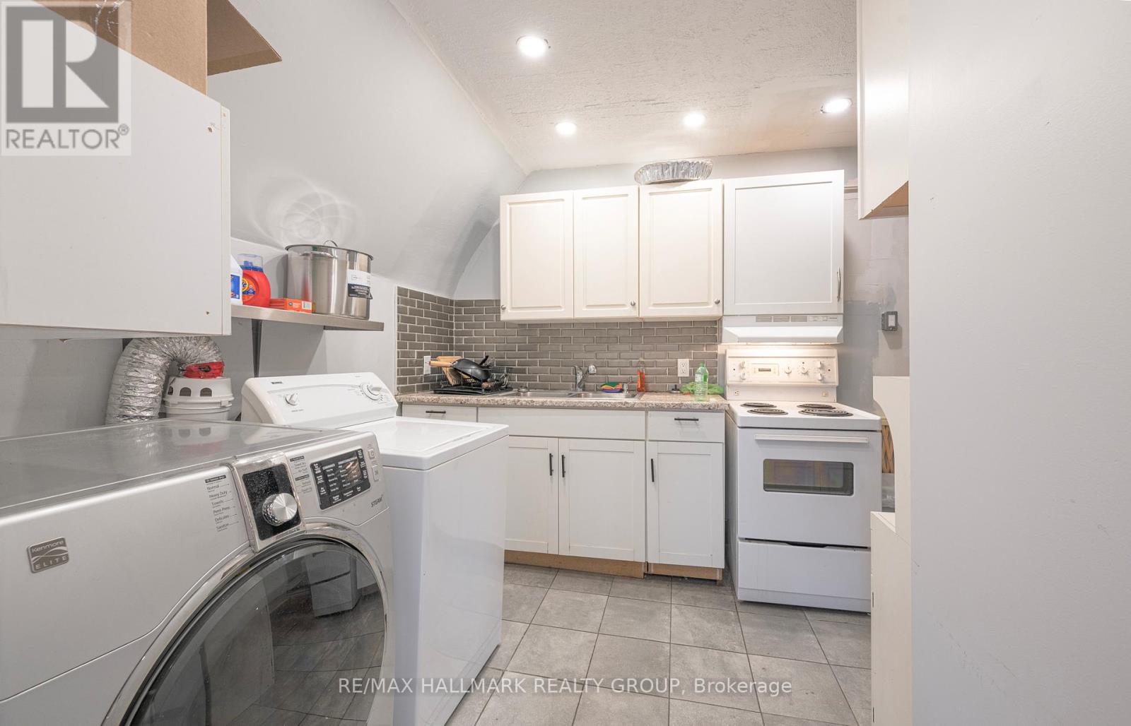 1 - 5561 MANOTICK MAIN STREET